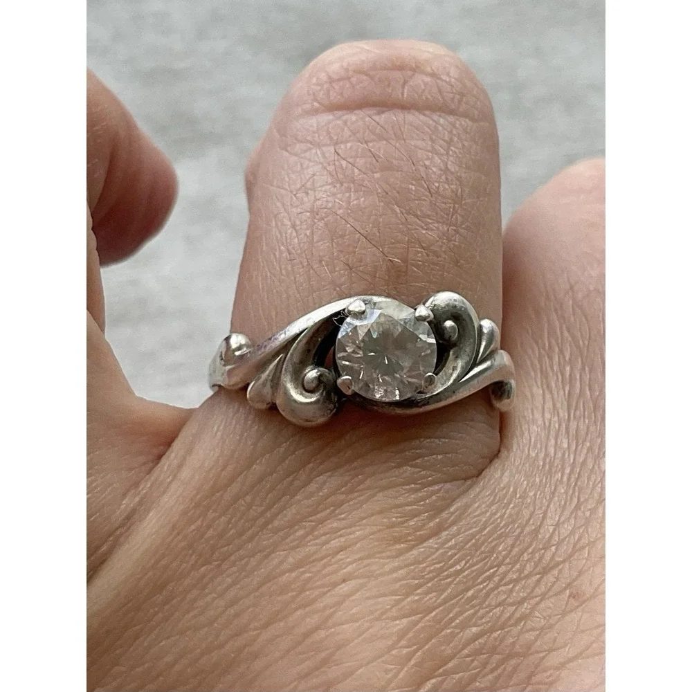 KBN 925 Sterling Silver Ring Size 8 Clear Stone Vintage Estate Jewelry